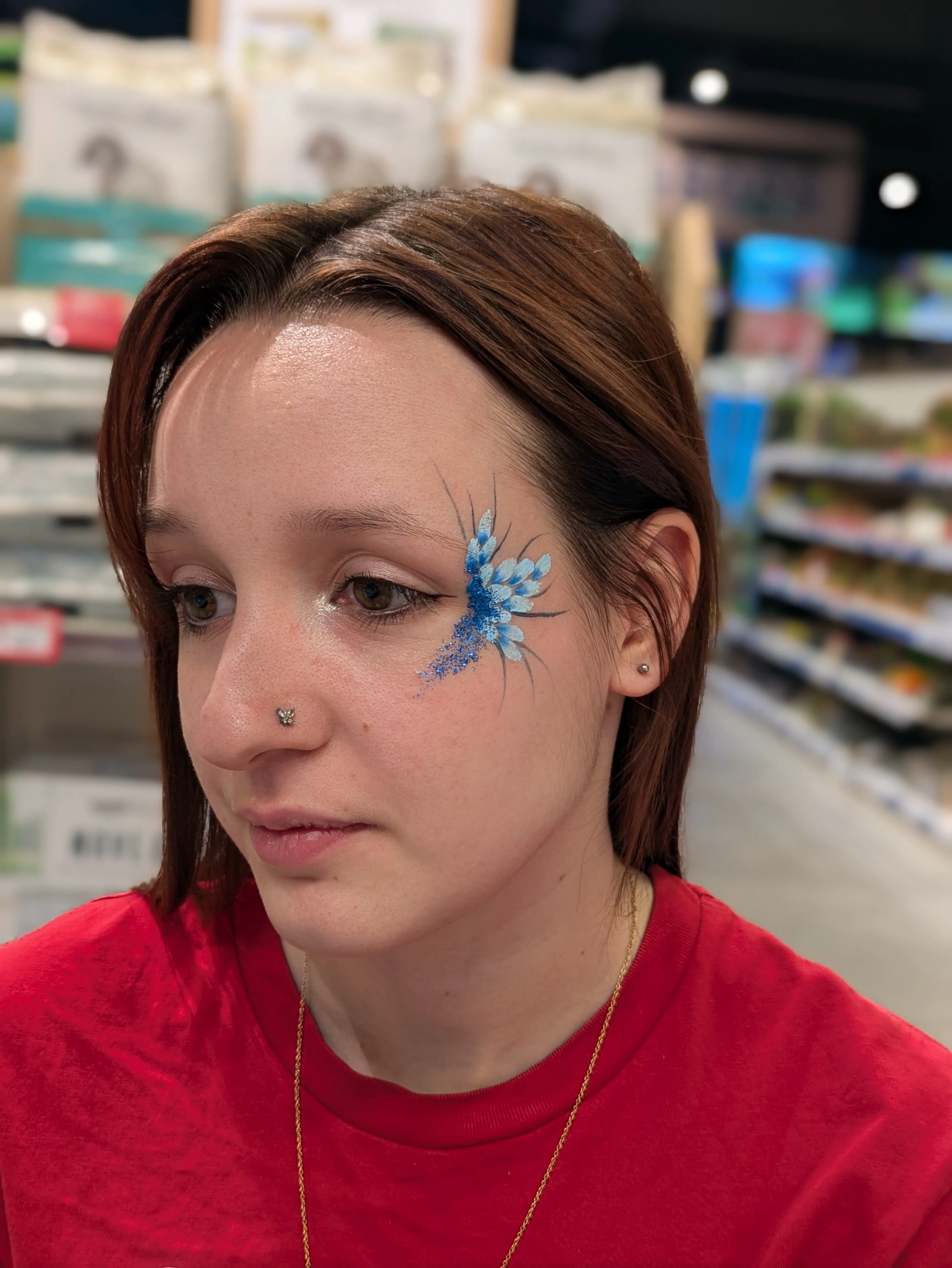Maquillage artistique floral réalisé sur une adulte